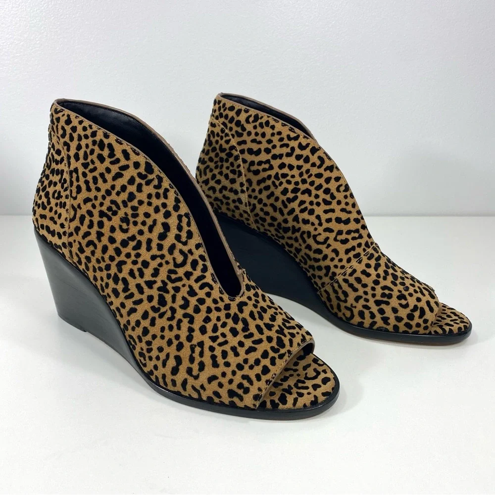 1. State Eren Cheetah Print Tan Suede Leather V Cut Vamp Peep Toe Wedges Heels 9